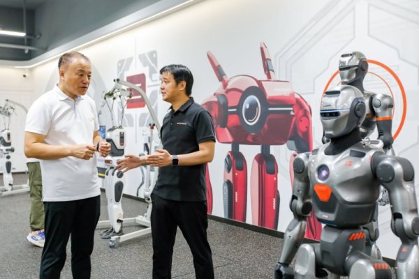 兰州配资平台 众擎机器人创始人：限制行业发展的不是交付 基础打好 市场随之而来